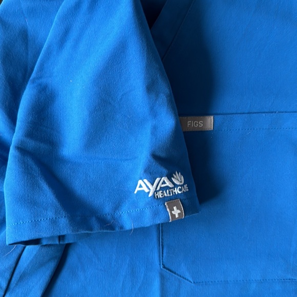 Figs (aya) scrub top - Picture 3 of 4